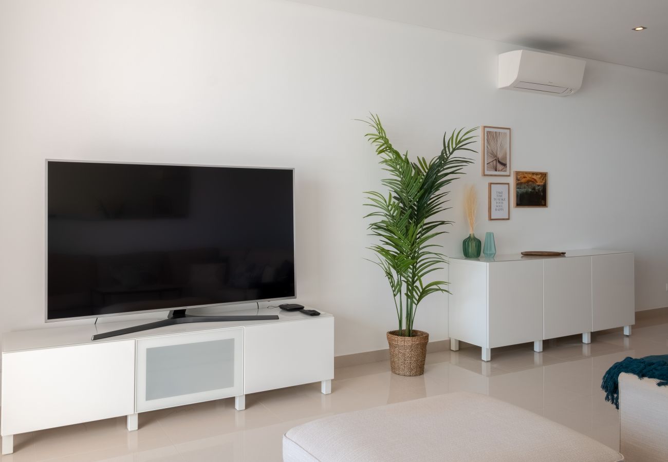 Apartamento em Lagos - RLAG105L