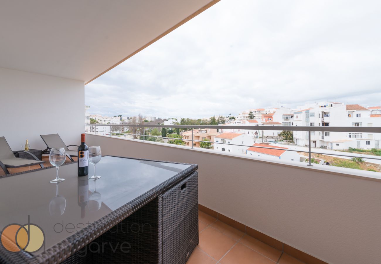 Apartamento em Lagos - RLAG76L